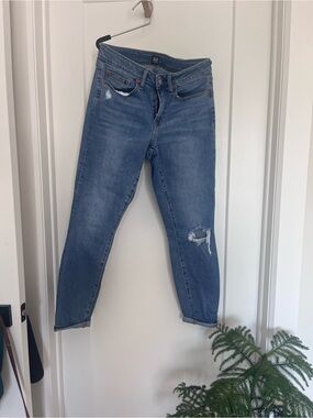 Gap High-Rise Curvy Distressed Blue Jeans - Women's